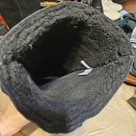 BEARPAW Tall Suede Wedge Boots, Thick Wool Lining and Sheepskin Footbed. - Picture 2 of 9